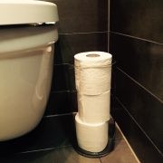 Toalettrullar i en vas