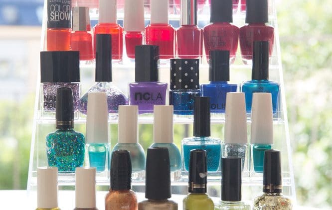 Rensa bland smink och nagellack