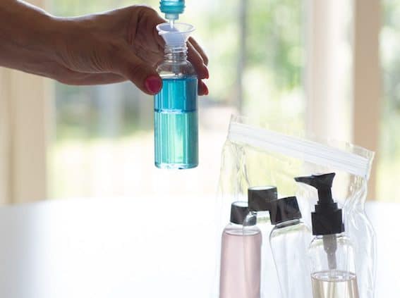 Reseförpackningar som passar in i necessärer