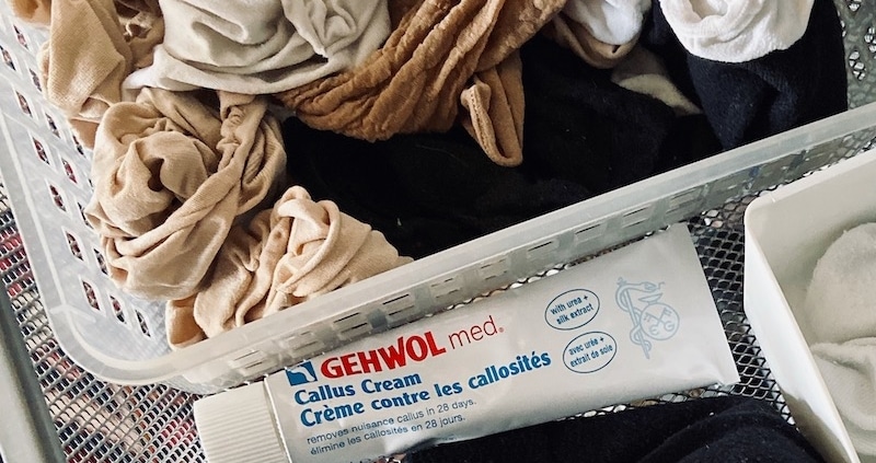 förvara fotkräm ihop med dina sockor